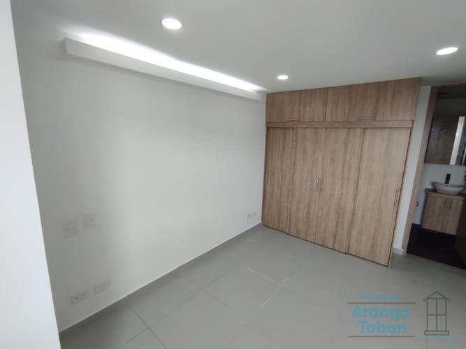 Apartamento de 2 alcobas en venta en Andalucia, Bello, 56 m² · foto 3 de 9