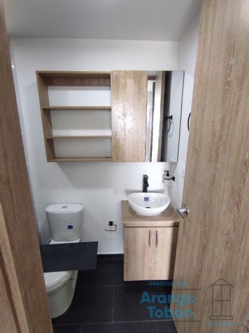 Apartamento de 2 alcobas en venta en Andalucia, Bello, 56 m² · foto 8 de 9