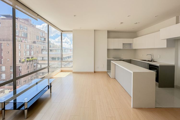 Apartamento de 2 alcobas en venta en Chico Norte, Bogotá, 93 m² · foto 2 de 23