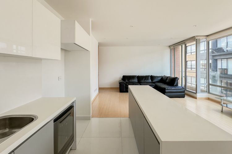 Apartamento de 2 alcobas en venta en Chico Norte, Bogotá, 93 m² · foto 6 de 23