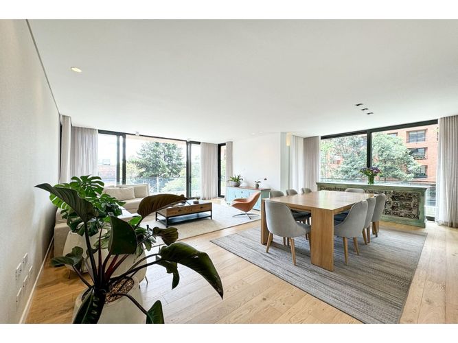Apartamento de 3 alcobas en venta en La Cabrera, Bogotá, 242 m² · foto 3 de 24