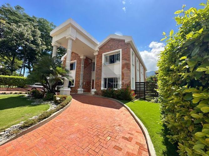 $1.800.000.000 en La Mata