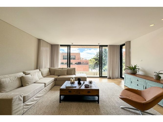 Apartamento de 3 alcobas en venta en La Cabrera, Bogotá, 242 m² · foto 6 de 24