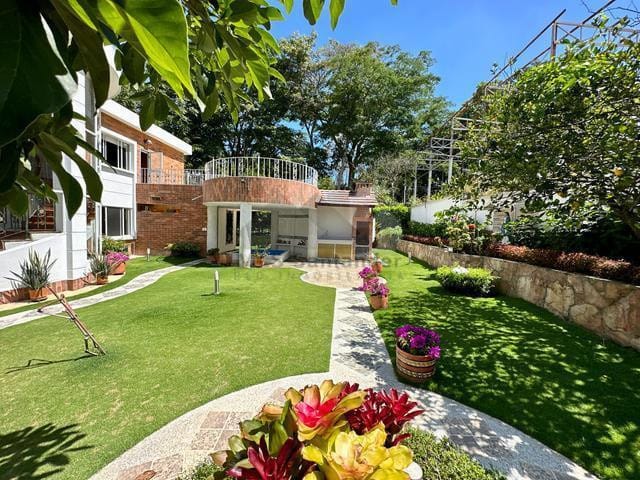 Casa de 7 alcobas en venta en La Mata, Piedecuesta, 396 m² · foto 2 de 18
