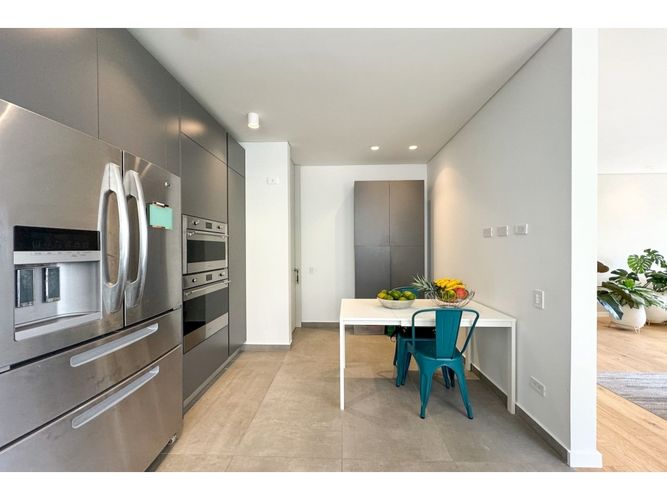 Apartamento de 3 alcobas en venta en La Cabrera, Bogotá, 242 m² · foto 9 de 24