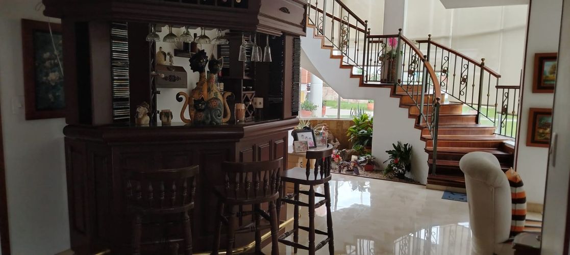 Casa de 7 alcobas en venta en La Mata, Piedecuesta, 396 m² · foto 6 de 18
