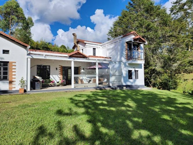 Casa de 5 alcobas en arriendo en El Retiro, 320 m² · foto 3 de 19
