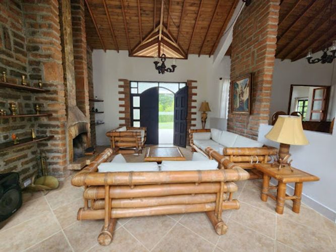 Casa de 5 alcobas en arriendo en El Retiro, 320 m² · foto 4 de 19