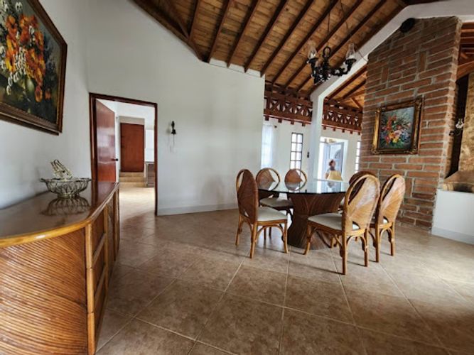 Casa de 5 alcobas en arriendo en El Retiro, 320 m² · foto 5 de 19
