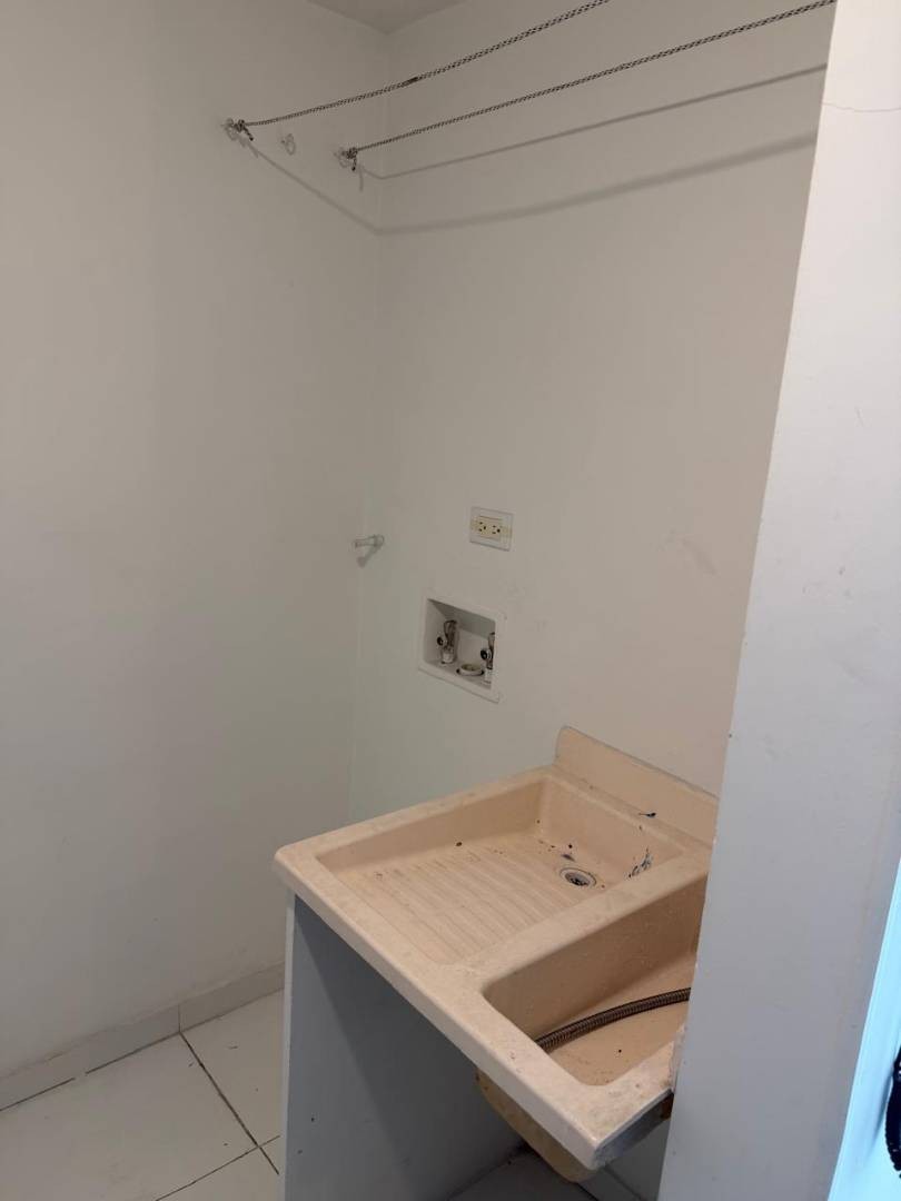 Apartaestudio en arriendo en Cedro Golf, Bogotá · foto 8 de 12