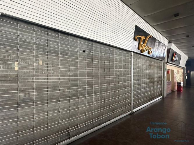 Local en venta en Las Palmas, Medellín, 238 m² · foto 2 de 19