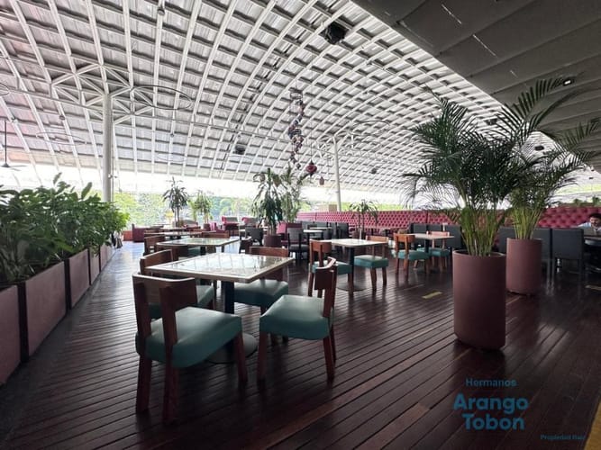 Local en venta en Las Palmas, Medellín, 238 m² · foto 17 de 19