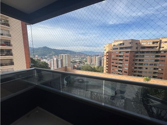 Apartamento de 3 alcobas en venta en Las Lomitas, Sabaneta, 85 m² · foto 4 de 13