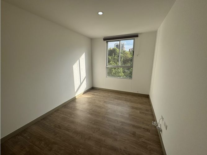 Apartamento de 3 alcobas en venta en Las Lomitas, Sabaneta, 85 m² · foto 7 de 13