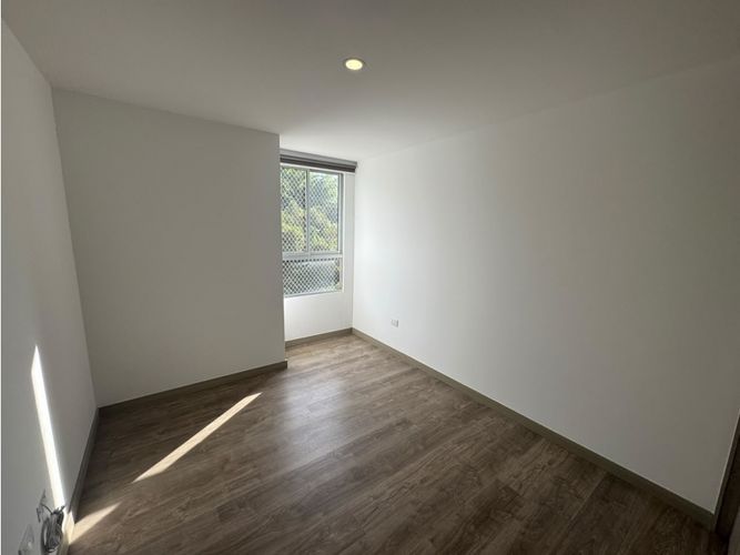 Apartamento de 3 alcobas en venta en Las Lomitas, Sabaneta, 85 m² · foto 9 de 13