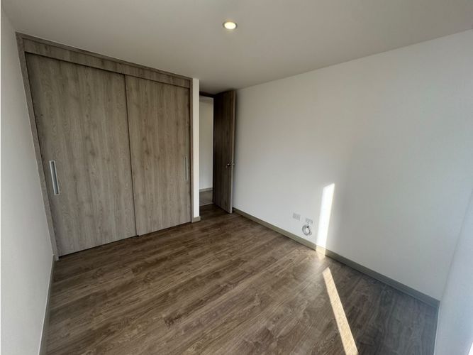 Apartamento de 3 alcobas en venta en Las Lomitas, Sabaneta, 85 m² · foto 10 de 13