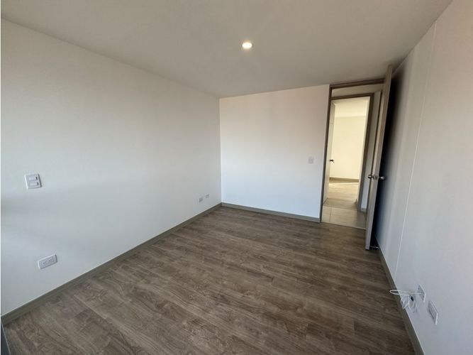 Apartamento de 3 alcobas en venta en Las Lomitas, Sabaneta, 85 m² · foto 11 de 13