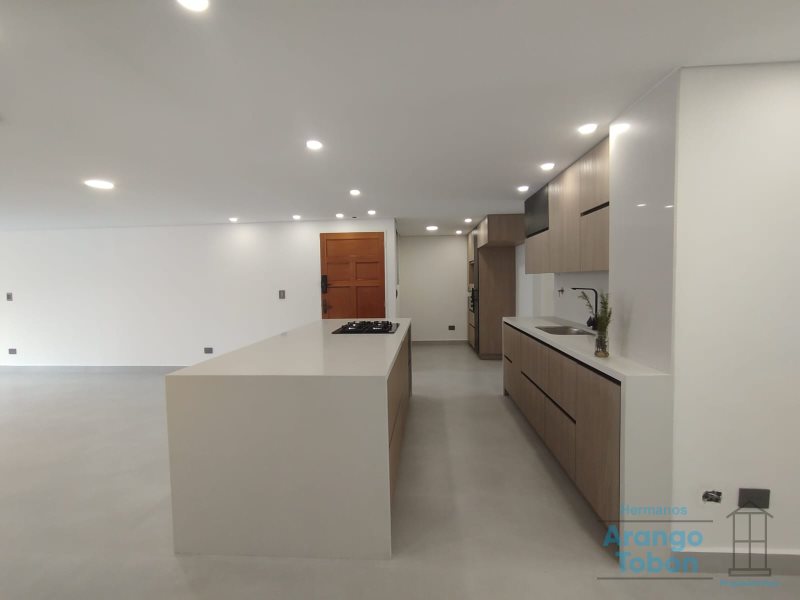 Apartamento en venta en Laureles, Medellín · foto 4 de 21