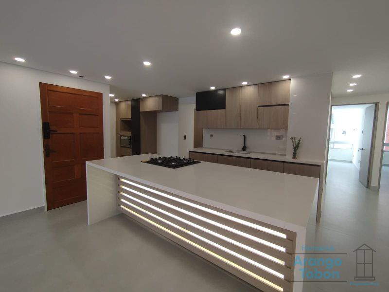 Apartamento en venta en Laureles, Medellín · foto 8 de 21