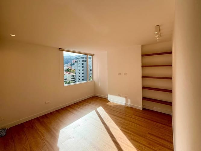 Apartamento de 3 alcobas en venta en El Nogal, Bogotá, 139 m² · foto 13 de 14