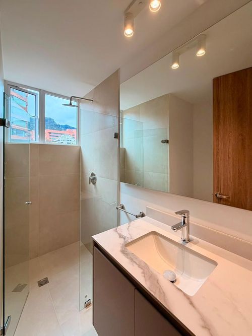 Apartamento de 3 alcobas en venta en El Nogal, Bogotá, 139 m² · foto 14 de 14