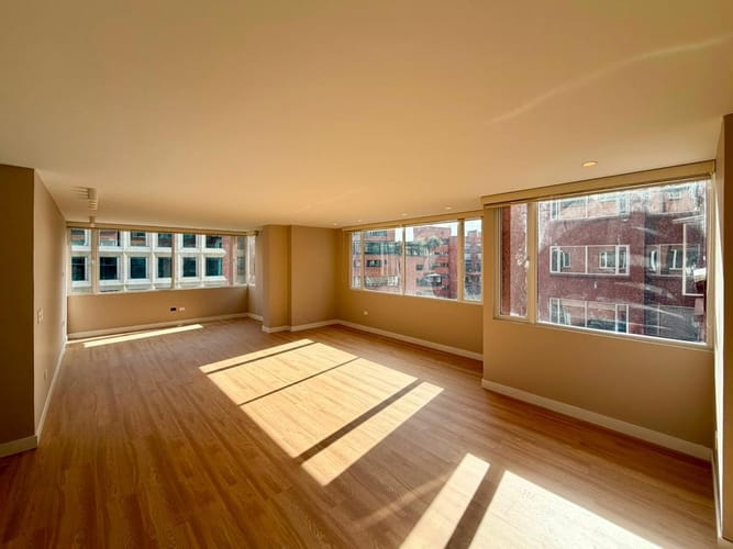 Apartamento de 3 alcobas en venta en El Nogal, Bogotá, 139 m² · foto 2 de 14
