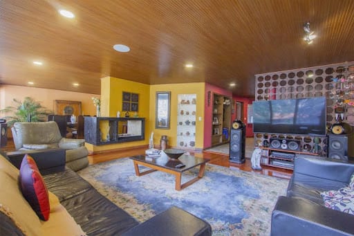 Apartamento de 4 alcobas en venta en El Retiro, Bogotá, 207 m² · foto 2 de 24