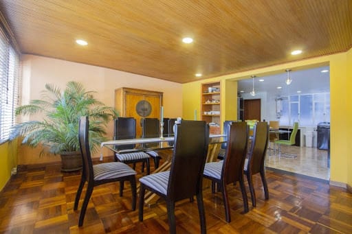 Apartamento de 4 alcobas en venta en El Retiro, Bogotá, 207 m² · foto 4 de 24
