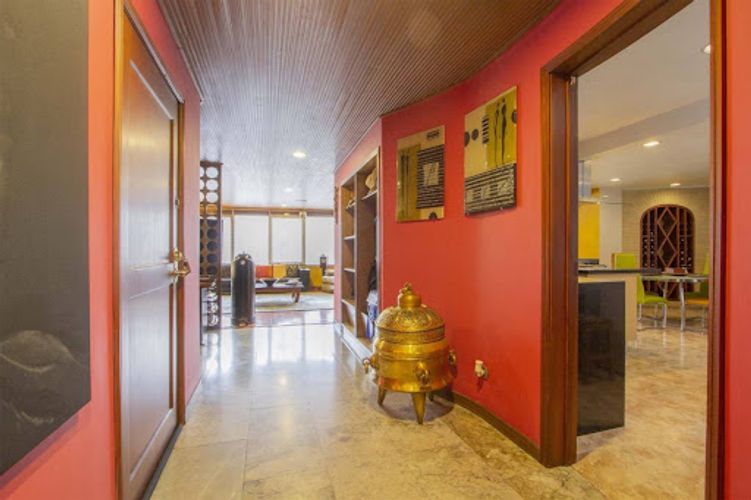 Apartamento de 4 alcobas en venta en El Retiro, Bogotá, 207 m² · foto 7 de 24