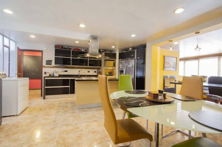 Apartamento de 4 alcobas en venta en El Retiro, Bogotá, 207 m² · foto 11 de 24