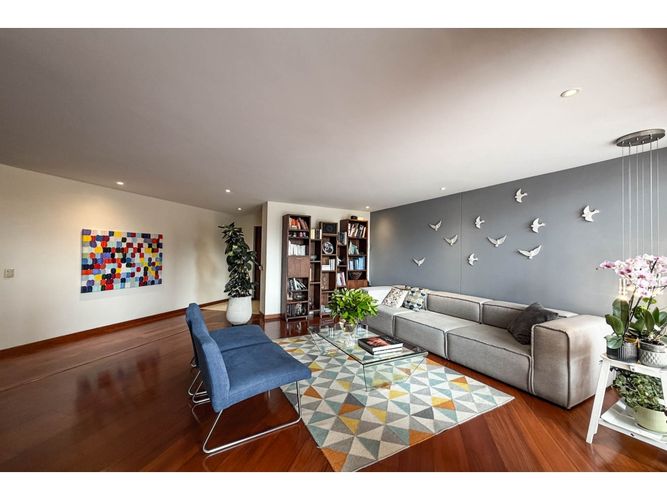 Apartamento de 3 alcobas en venta en Santa Barbara, Bogotá, 159 m² · foto 3 de 18