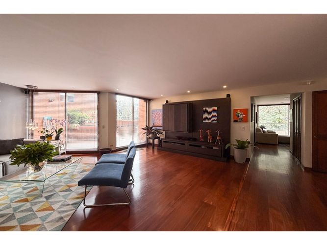 Apartamento de 3 alcobas en venta en Santa Barbara, Bogotá, 159 m² · foto 6 de 18