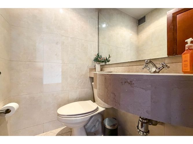Apartamento de 3 alcobas en venta en Santa Barbara, Bogotá, 159 m² · foto 12 de 18