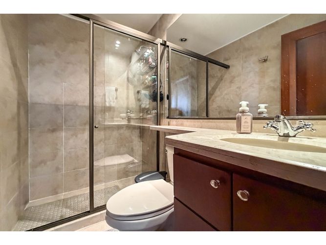 Apartamento de 3 alcobas en venta en Santa Barbara, Bogotá, 159 m² · foto 15 de 18