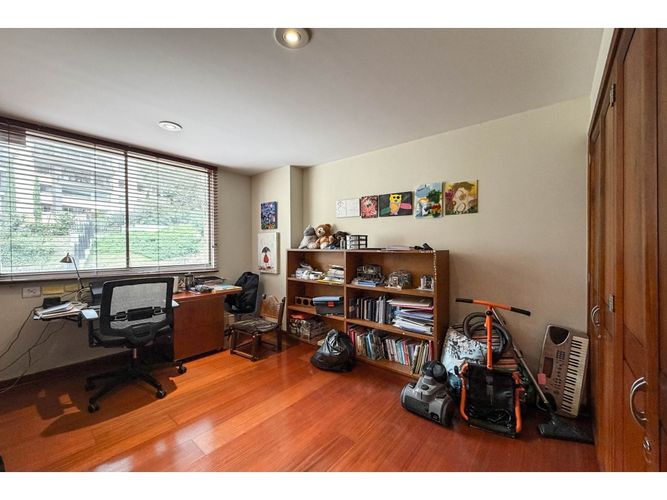 Apartamento de 3 alcobas en venta en Santa Barbara, Bogotá, 159 m² · foto 18 de 18