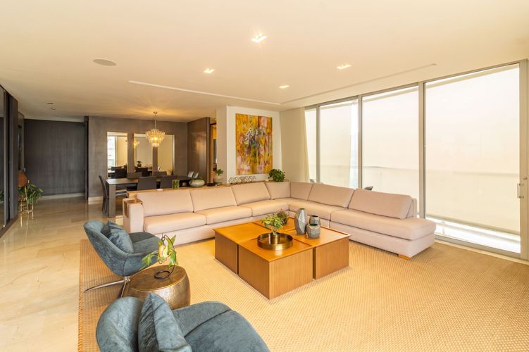 Apartamento de 5 alcobas en venta en Aguacatal, Cali, 649 m² · foto 2 de 20