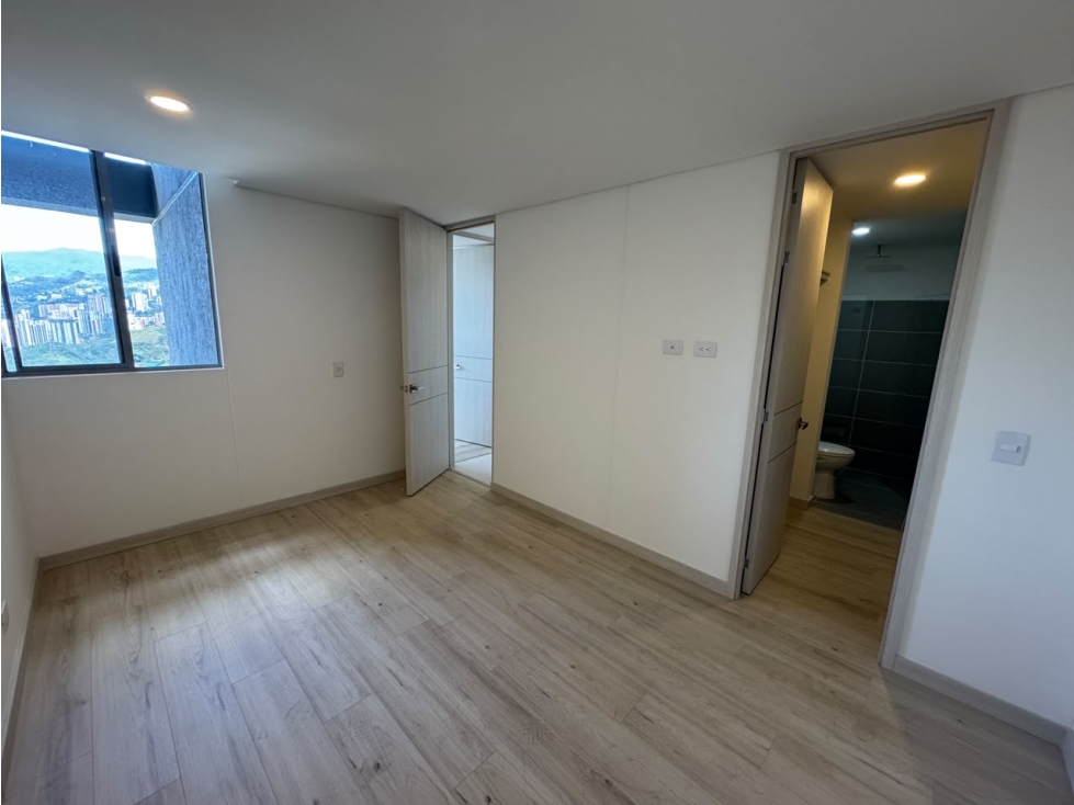 Apartamento en venta en Quebrada Grande, La Estrella · foto 8 de 13