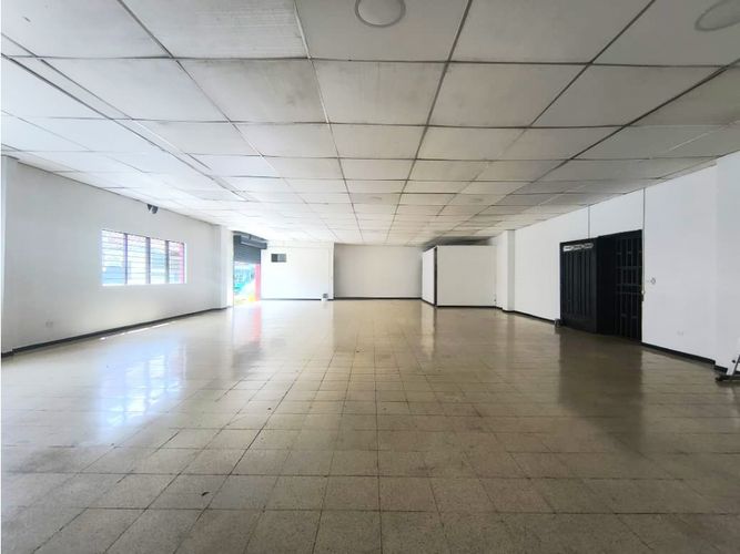 Local en arriendo en Los Naranjos, Itagüí, 250 m² · foto 2 de 14