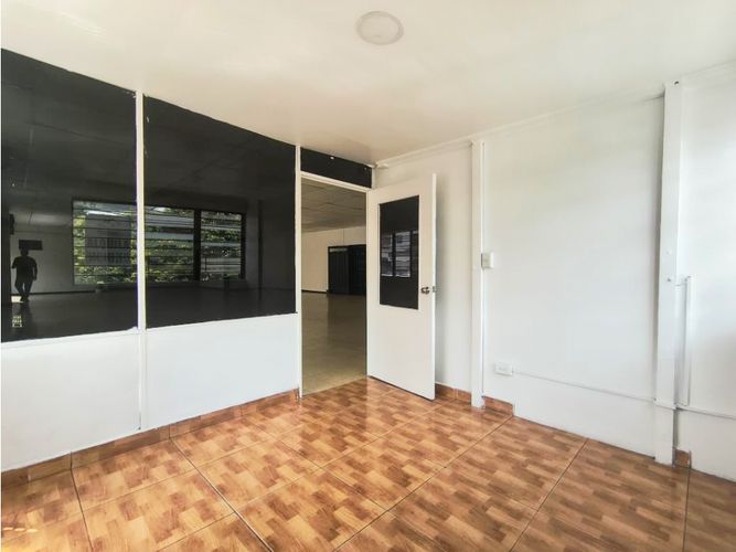 Local en arriendo en Los Naranjos, Itagüí, 250 m² · foto 10 de 14