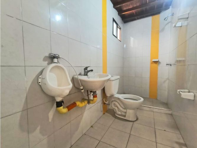 Local en arriendo en Los Naranjos, Itagüí, 250 m² · foto 13 de 14
