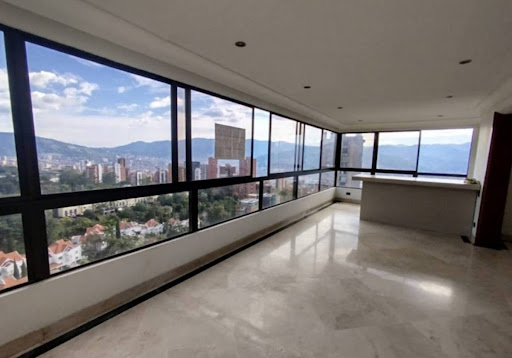 Apartamento en arriendo en Los Naranjos, Medellín · foto 2 de 24