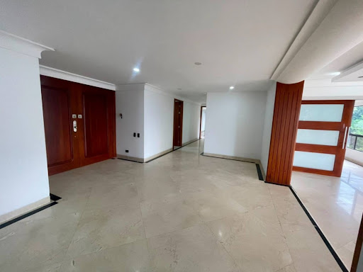 Apartamento en arriendo en Los Naranjos, Medellín · foto 5 de 24