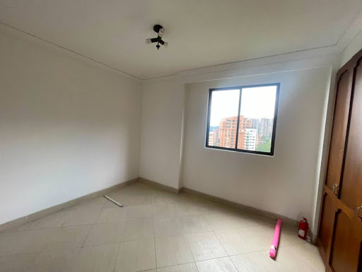 Apartamento en arriendo en Los Naranjos, Medellín · foto 11 de 24