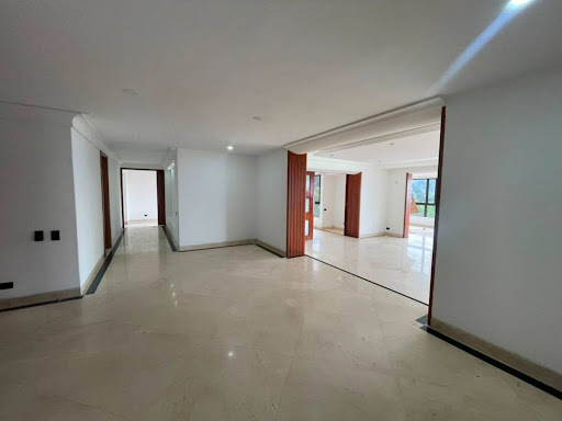 Apartamento en arriendo en Los Naranjos, Medellín · foto 16 de 24