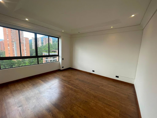 Apartamento en arriendo en Los Naranjos, Medellín · foto 21 de 24