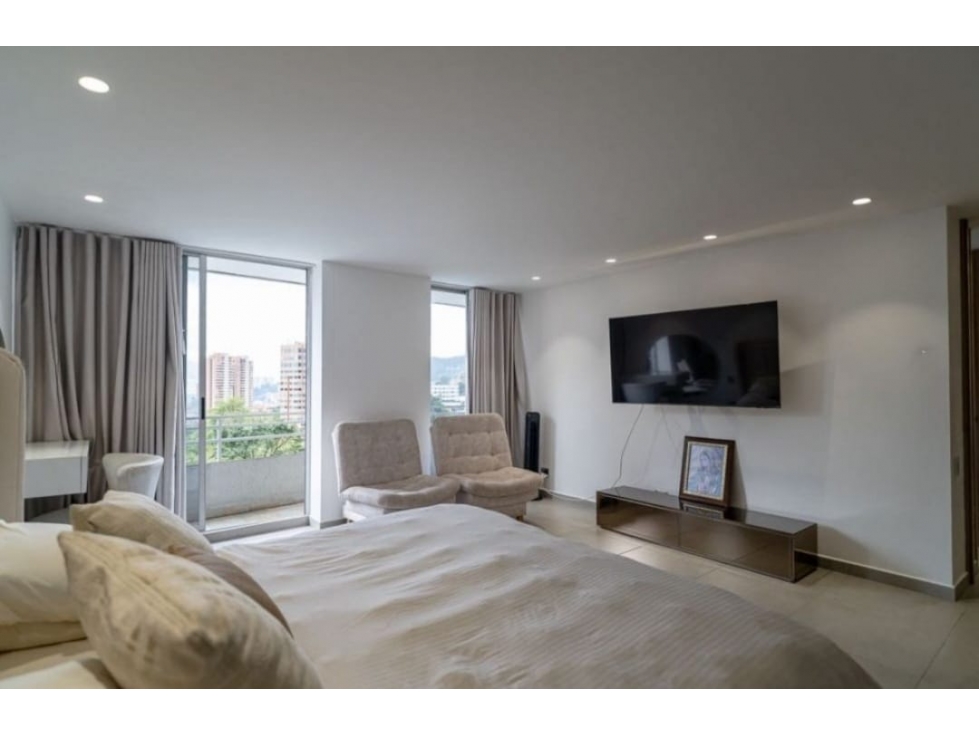 Apartamento en arriendo en El Tesoro, Medellín · foto 3 de 13