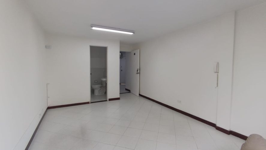 Oficina en arriendo en Bolivariana, Medellín, 25 m² · foto 3 de 4