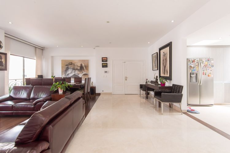 Apartamento de 5 alcobas en venta en Santa Barbara Occidental, Bogotá, 280 m² · foto 6 de 20