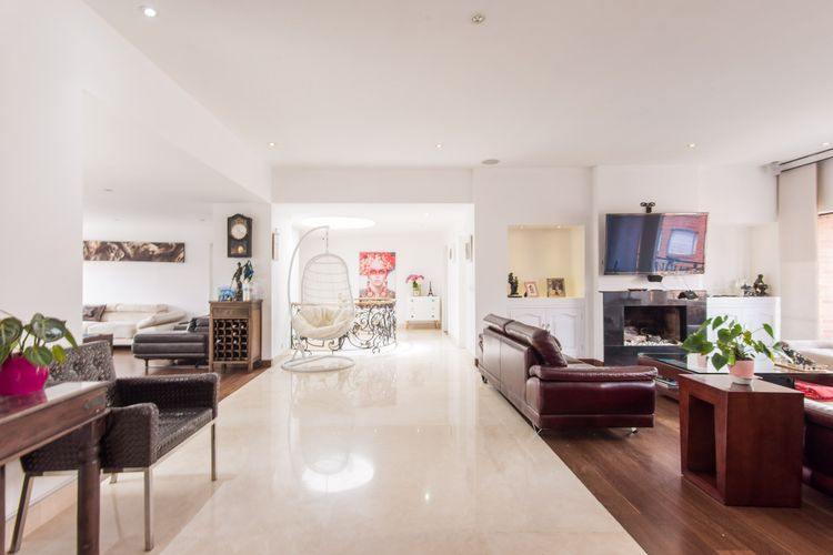 Apartamento de 5 alcobas en arriendo en Santa Barbara Occidental, Bogotá, 280 m² · foto 9 de 20