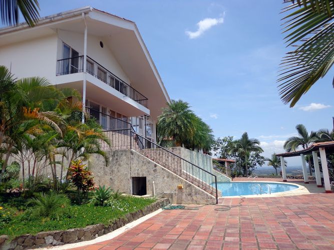 Casa de 10 alcobas en venta en San Vicente, Jamundí, 1126 m² · foto 2 de 22